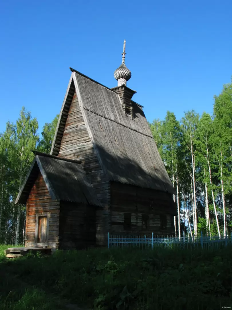 Воскресенская деревянная церковь на горе Левитана в Плёсе