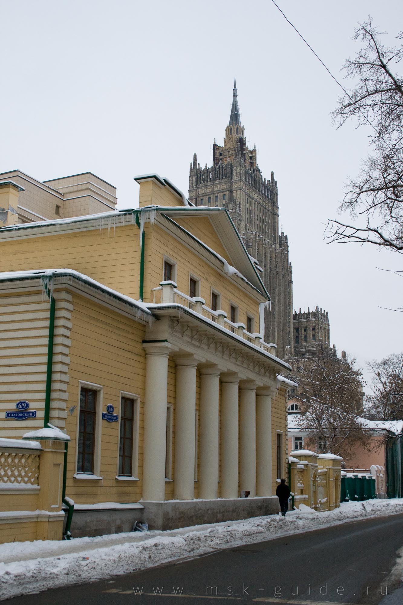 Деревянный дом начала XIX в. в Москве