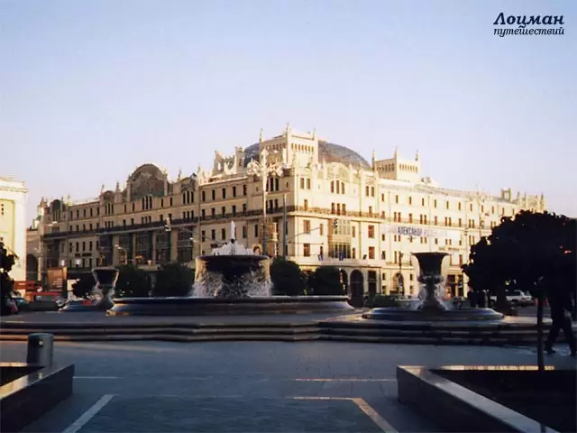 Фонтаны перед Большим театром, гостиница «Метрополь»