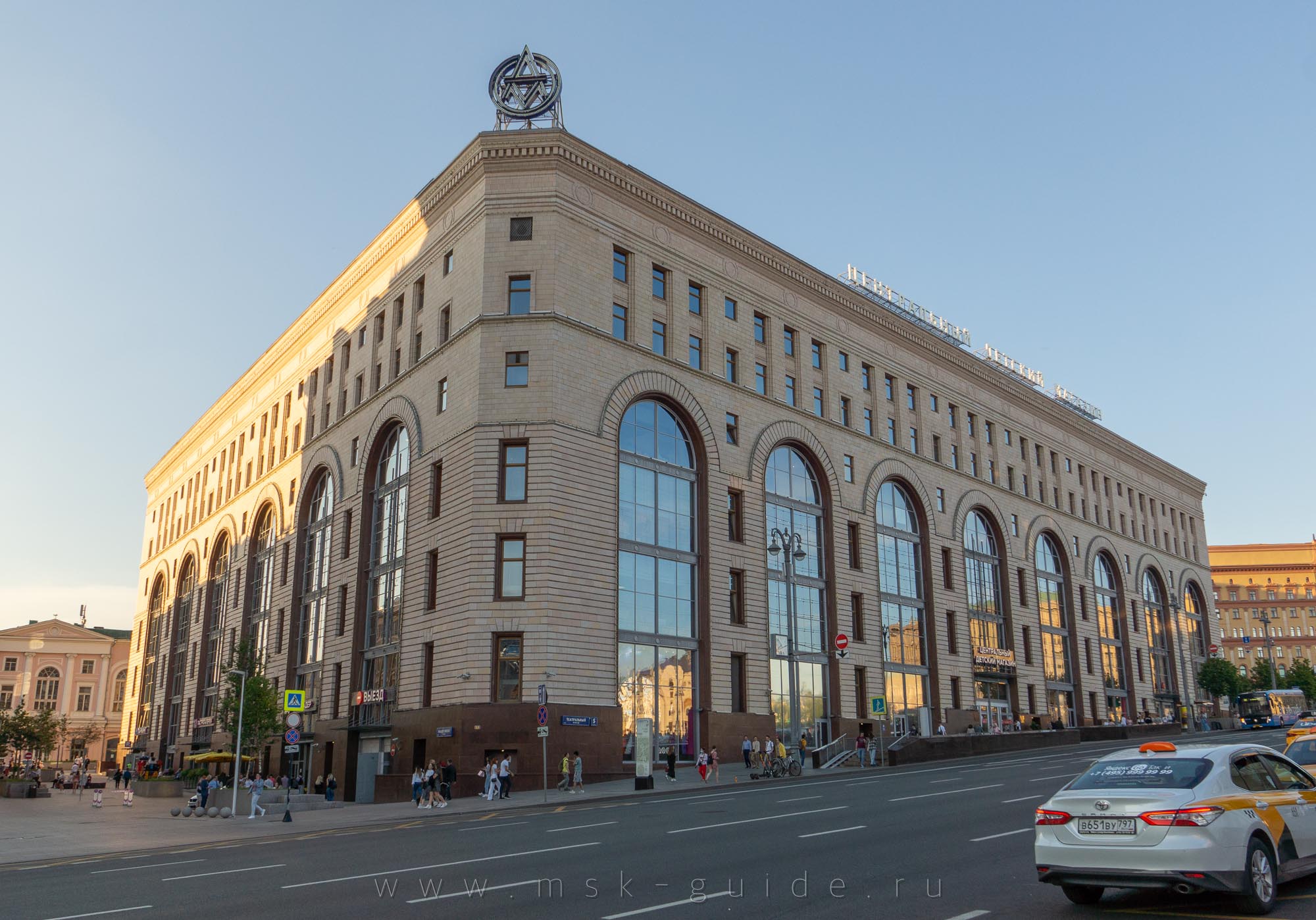 Универмаг «Детский мир» в Москве