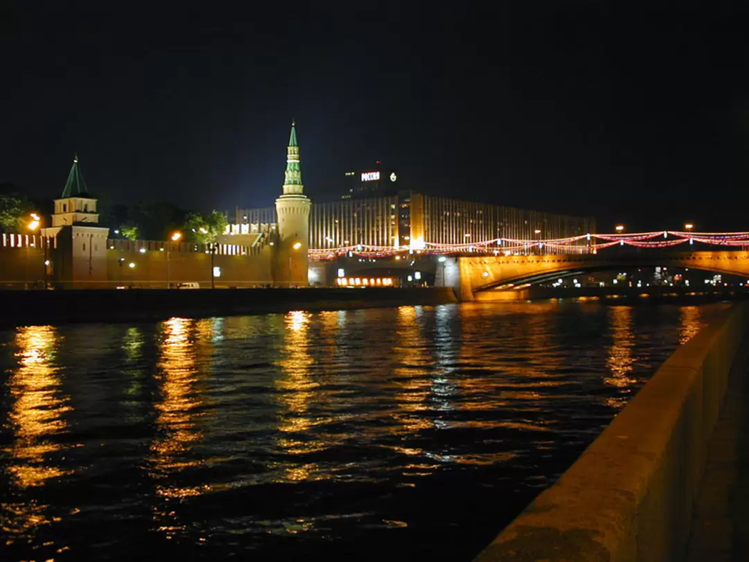 Москва, Кремлевская набережная