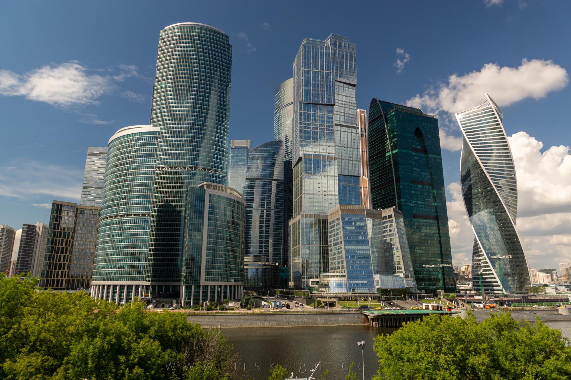 Комплекс Москва-Сити, фото в солнечную погоду
