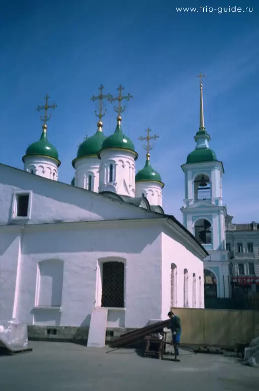 Церковь Троицы в Листах, фото