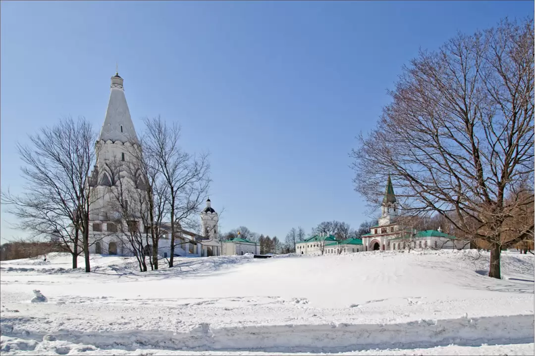 Вознесенская площадь в парке Коломенское