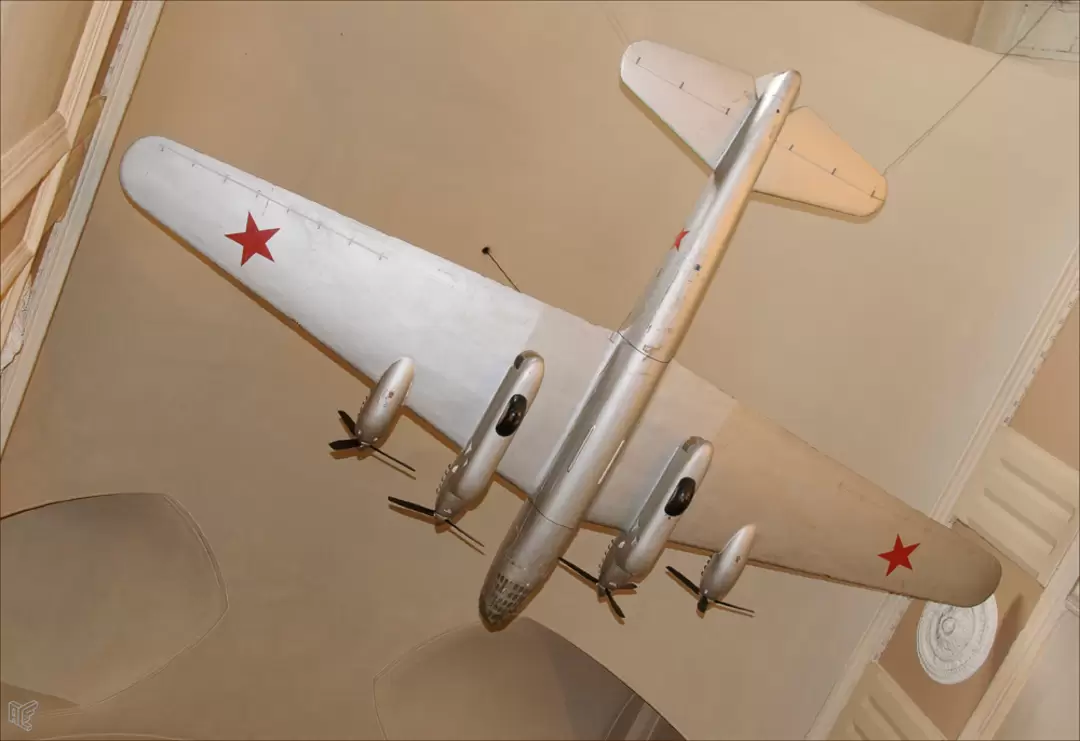 Центральный дом авиации и космонавтики, Пе-8