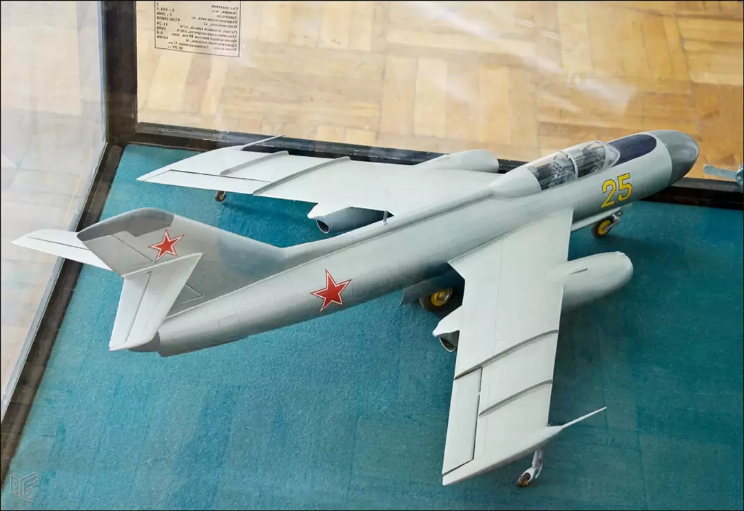 Центральный дом авиации и космонавтики, Як-25