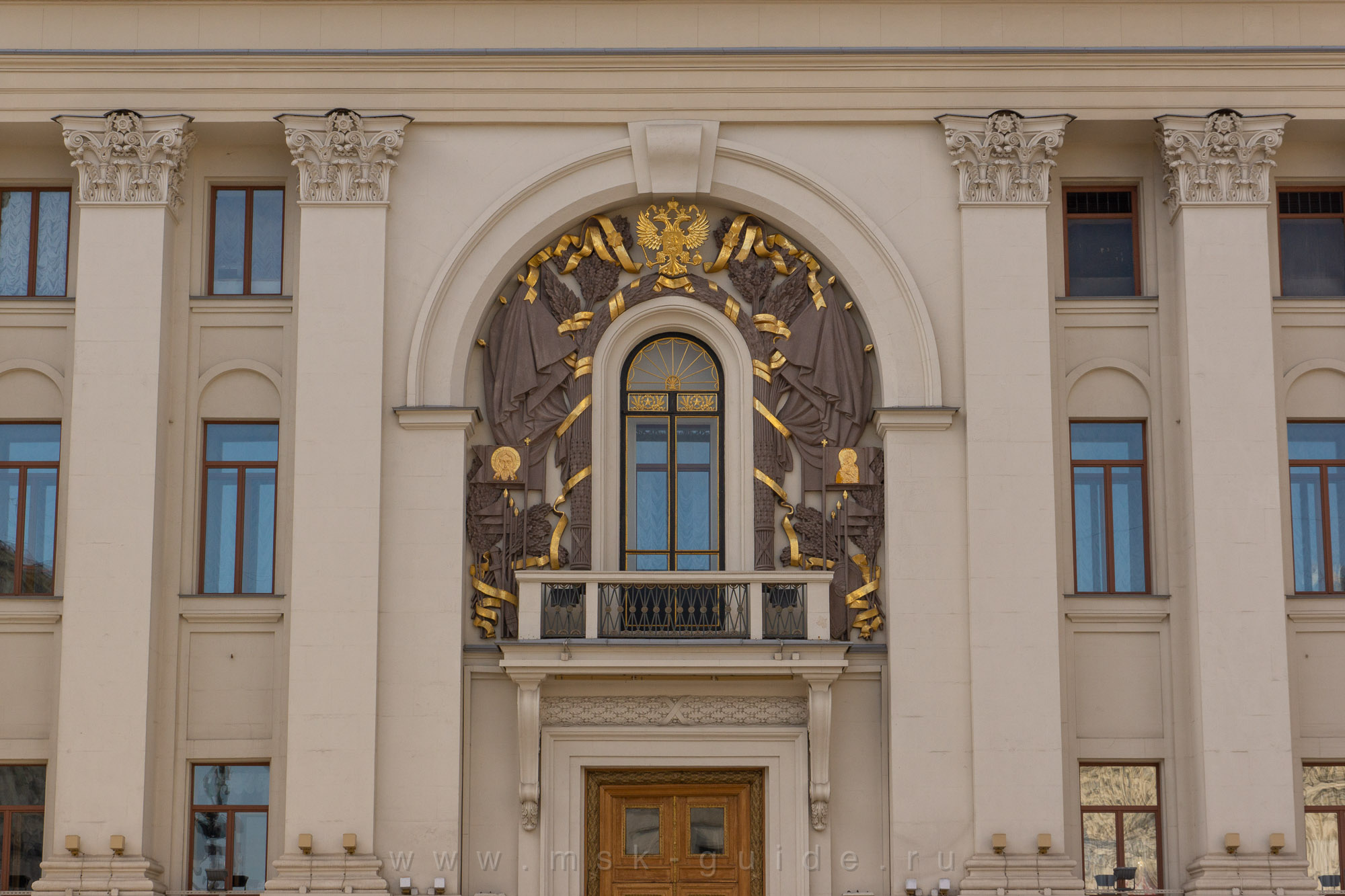 Здание Мэрии Москвы на Тверской улице