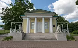 Дворцовый павильон (павильон со львами) в Коломенском Дворцовый павильон (павильон со львами) в Коломенском