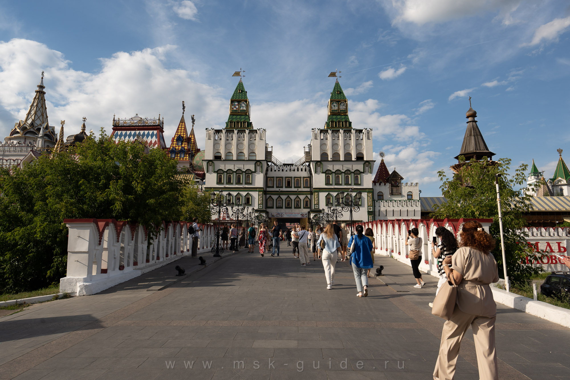 Главный вход в Измайловский кремль
