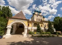 Казанская церковь в Коломенском Казанская церковь в Коломенском