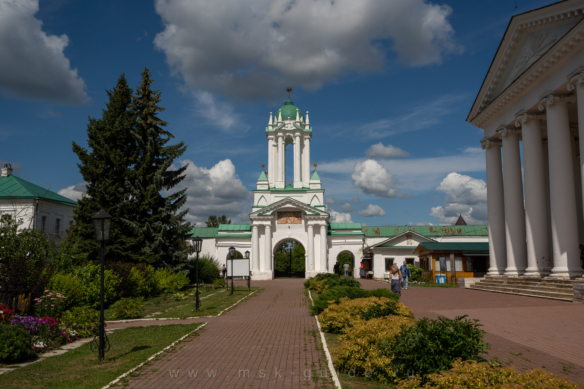 Святые ворота