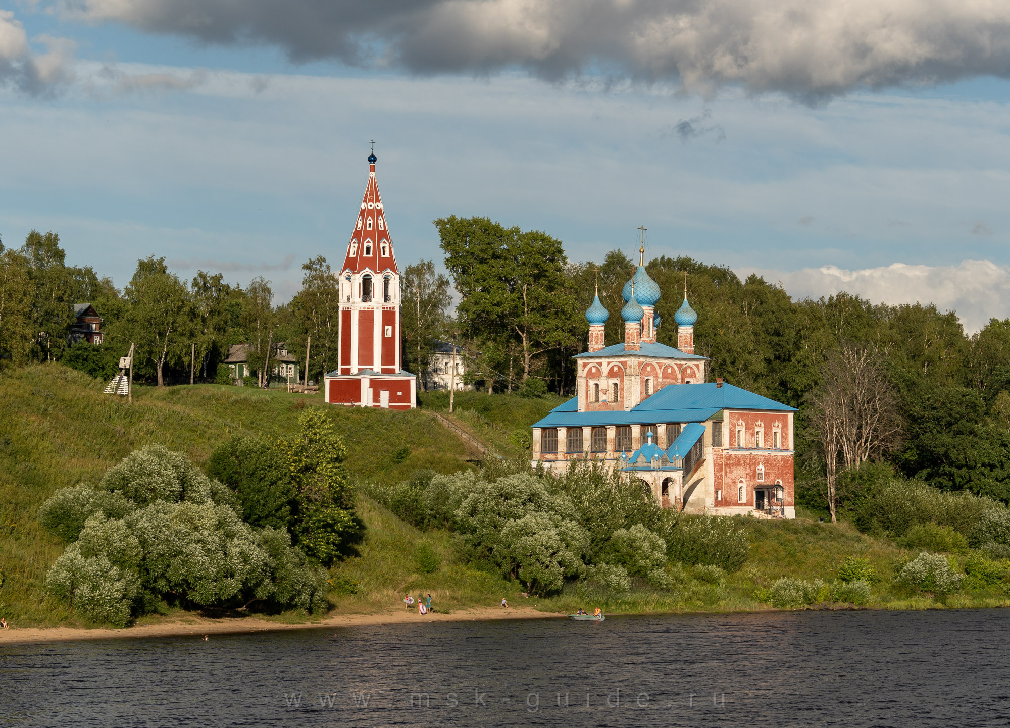 Казанская церковь в городе Романов (Тутаев)