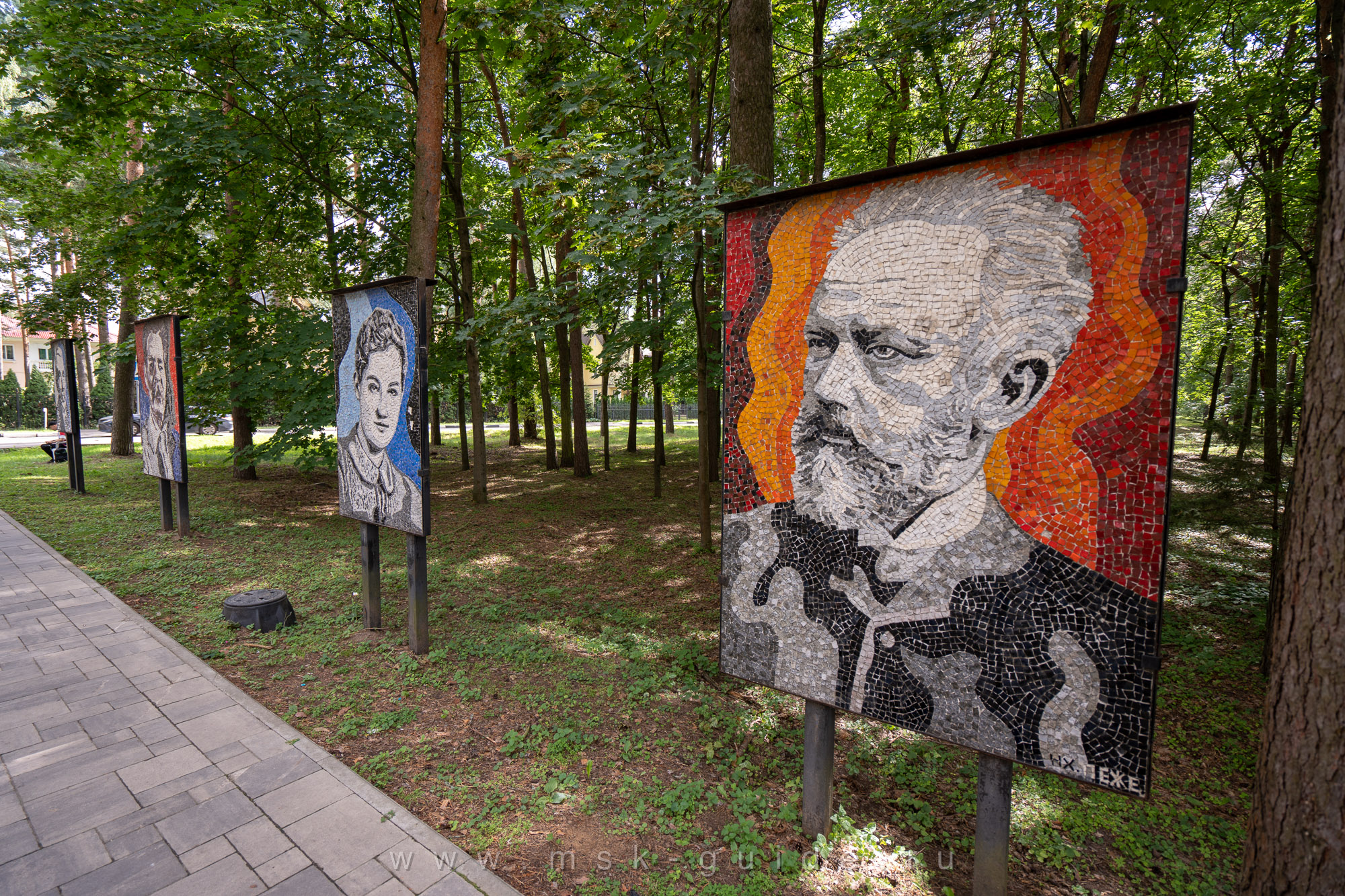 Мозаичные панно Надежды Леже в Дубне