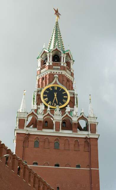 https://msk.guide/img/9071/spasskaya-bashnya-48524_w640.jpg