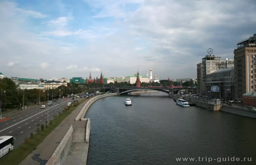 Патриарший мост, вид на кремль