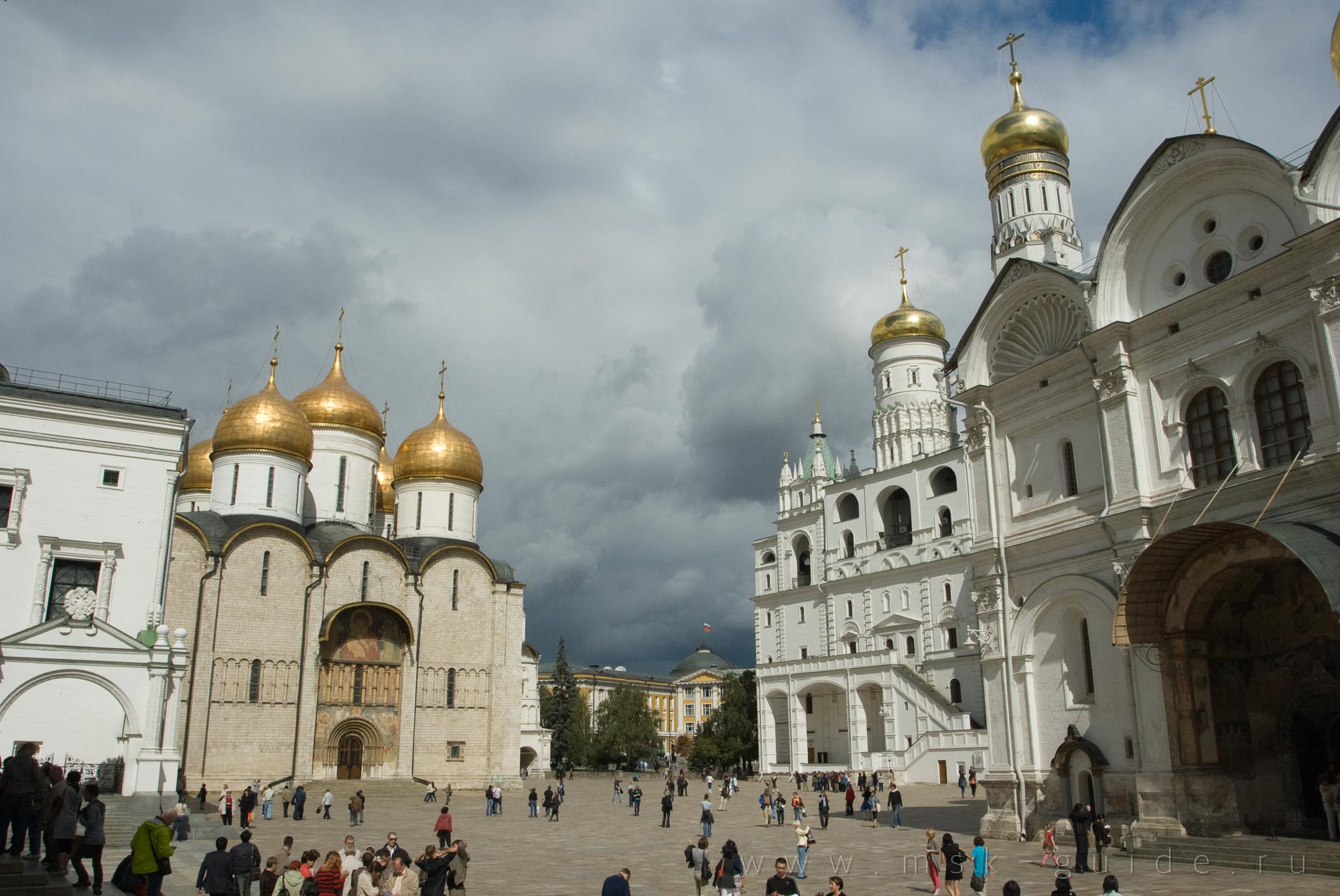 Соборная площадь кремля