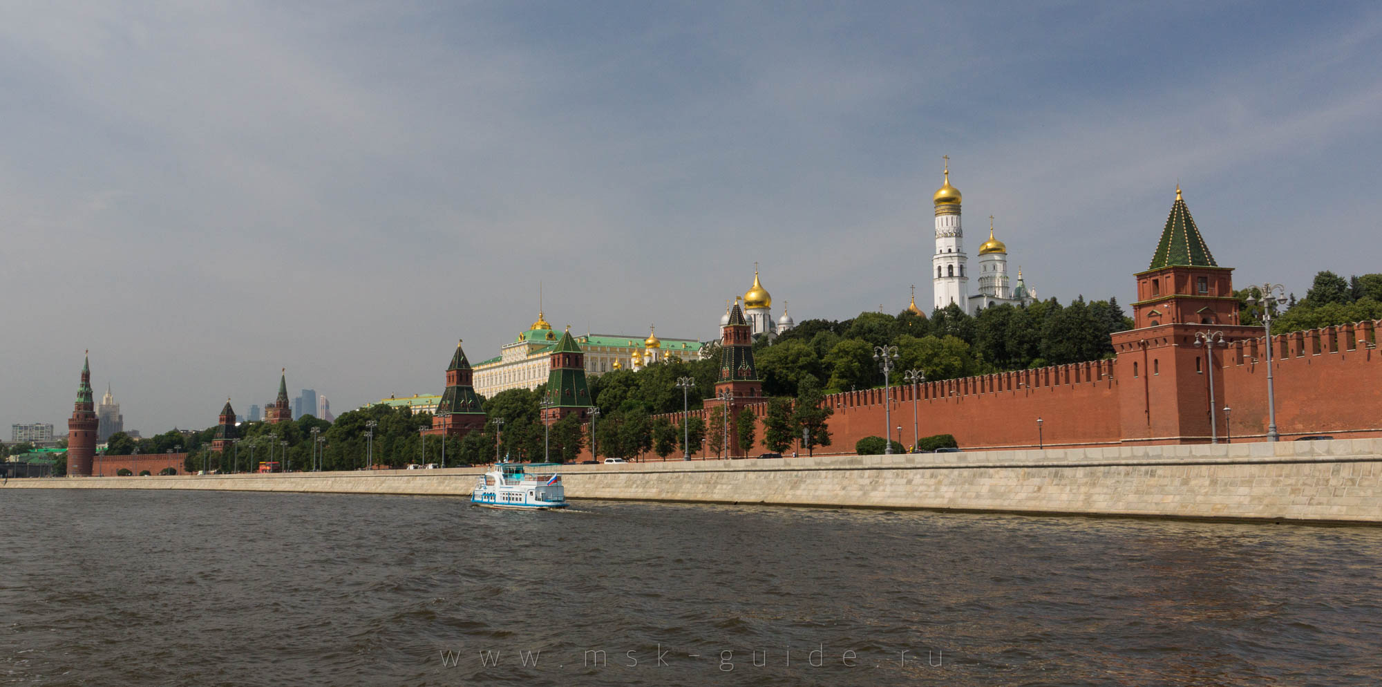 Вид на Кремль с Москвы реки