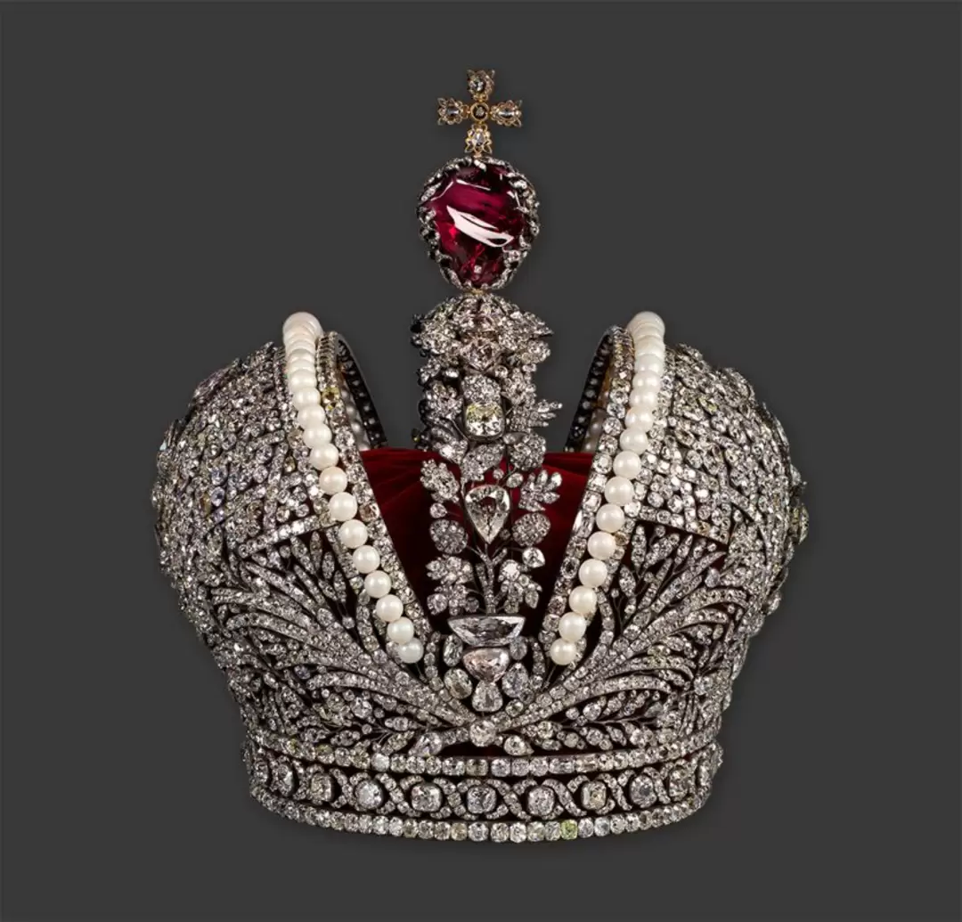 Большая императорская корона 1762 года для коронации Екатерины II в Алмазном фонде