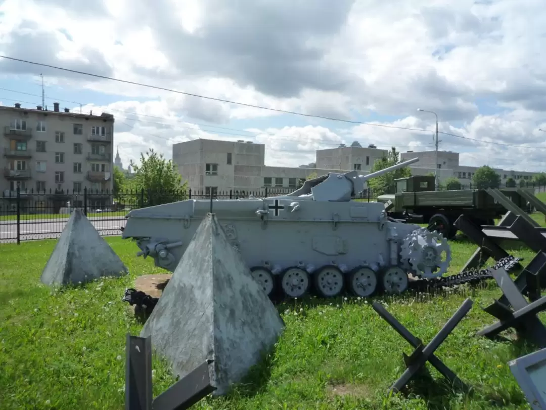 Выставка военной техники на Поклонной горе
