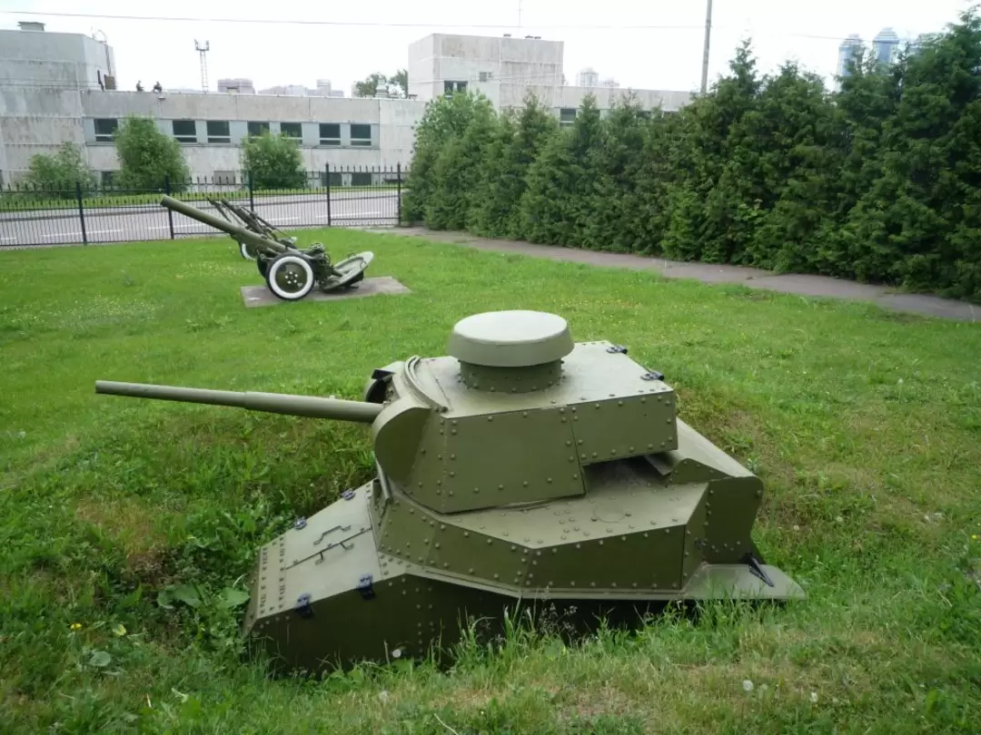 Танк Т-18 (МС-1) без ходовой части на Поклонной горе