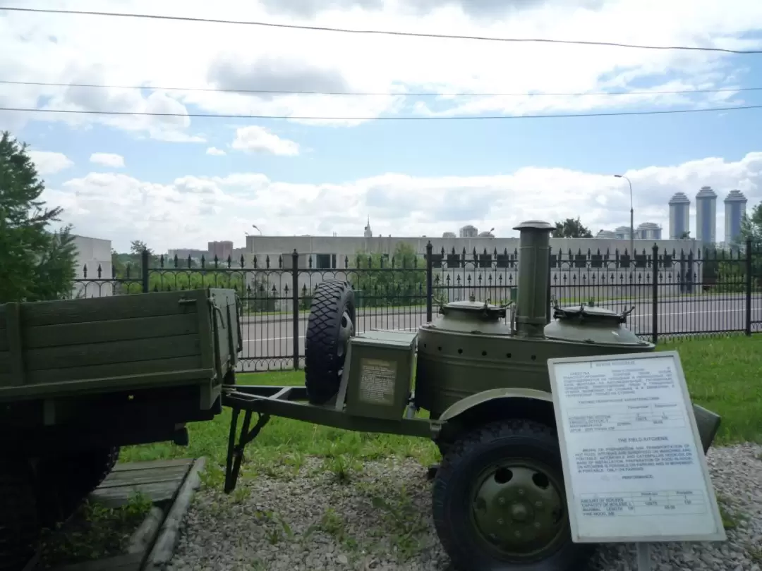 Выставка военной техники на Поклонной горе
