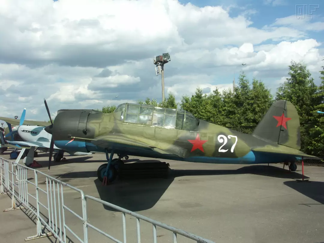 Самолёт Су-2 (выпущено 800 шт)