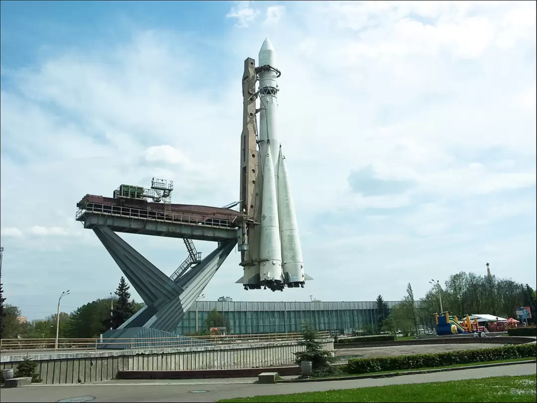 Макет ракеты-носителя «Восток» на ВДНХ