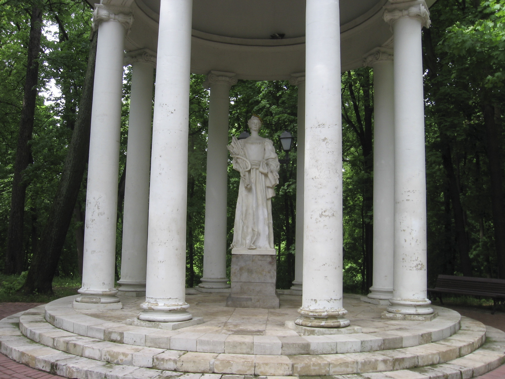 Беседка «Храм Цереры» в парке Царицыно